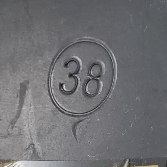 Black and Gray high heels. - Picture 6 of 7